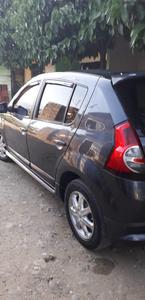 Renault Sandero • 2010 • 174,644 km