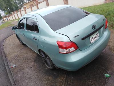 Toyota Yaris • 2011 • 100,000 km