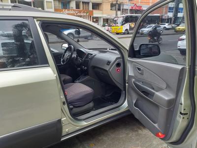 Hyundai Tucson • 2008 • 133,000 km