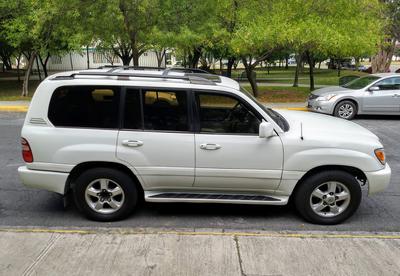 Toyota Land Cruiser • 2003 • 100,000 km