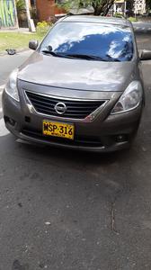 Nissan Versa sense • 2013 • 105,000 km