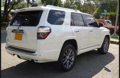 Toyota 4 Runner Limited • 2017 • 34,000 km