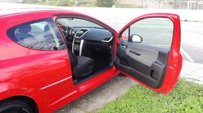 Peugeot 207 • 2009 • 171,000 km