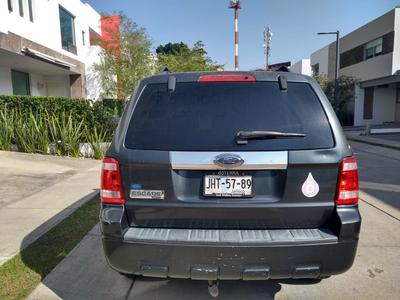 Ford Escape • 2008 • 132,000 km
