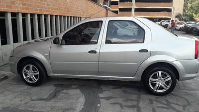 Renault Logan • 2013 • 80,000 km