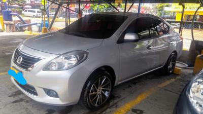 Nissan Versa • 2014 • 99,000 km