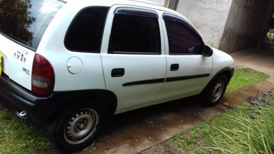 Chevrolet Corsa • 1999 • 140,000 km