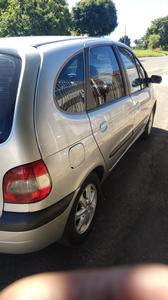 Renault Scénic • 2009 • 180,000 km