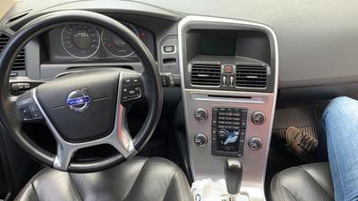 Volvo XC60 • 2011 • 86,000 km
