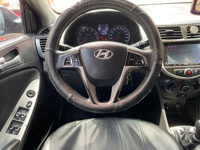 Hyundai Accent • 2015 • 124,000 km