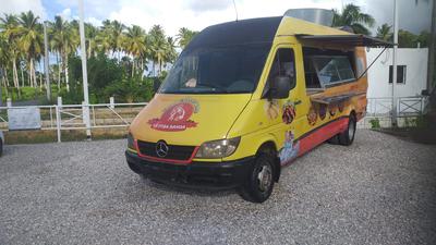 Mercedes-Benz Sprinter • 2006 • 10,000 km