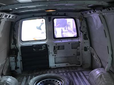 Chevrolet Express 1500 • 2011 • 300,000 km