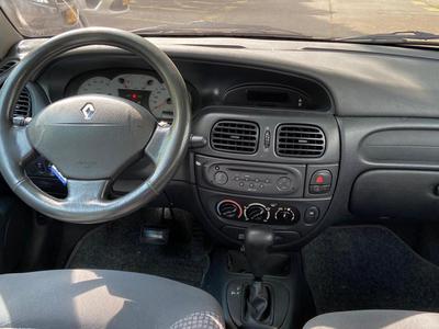 Renault Mégane • 2004 • 121,000 km