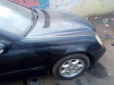 Mercedes-Benz 200 - 300 • 2005 • 127,000 km