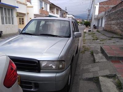 Mazda B2500 • 2001 • 190,000 km