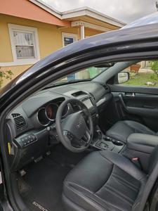 Kia Sorento • 2012 • 235,000 km