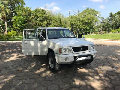 Mitsubishi L200 • 2004 • 268,170 km