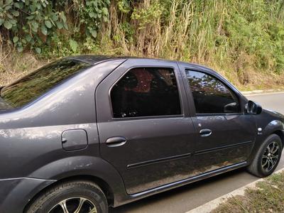 Renault Logan • 2011 • 180,000 km