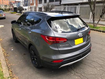 Hyundai Santa Fe • 2016 • 116,000 km