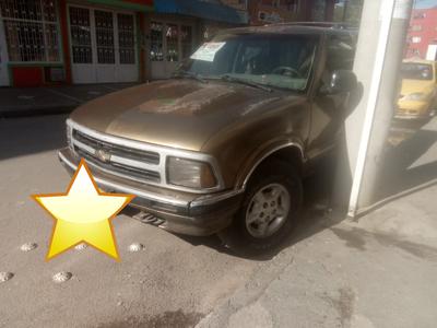 Chevrolet Blazer • 1995 • 240,000 km