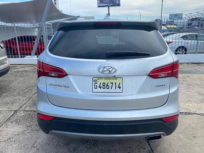 Hyundai Santa Fe • 2016 • 136,472 km