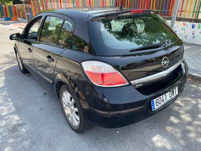 Opel Astra • 2006 • 152,000 km